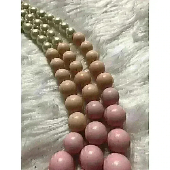 NEW! Laila Rowe 3 layer Ombre Beaded Necklace White Orange Pink Gold Chain - Picture 2 of 5